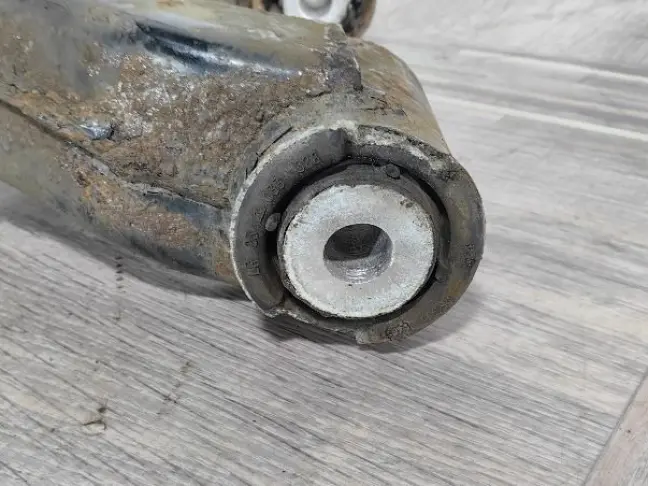 Рычаг задний левый верхний Range Rover L322 02-12