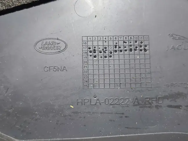 Вставка жабо правая Range Rover Sport 2 L494