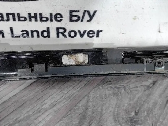 Молдинг стекла заднего левого Sport 2 L494