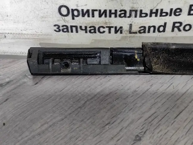 Молдинг стекла заднего левого Sport 2 L494