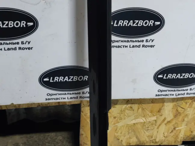 Молдинг стекла передний правый Sport 2 L494