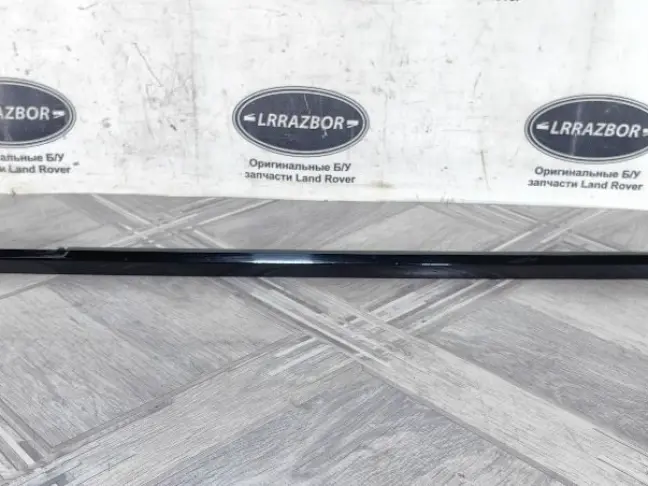 Молдинг стекла передний левый Sport 2 L494