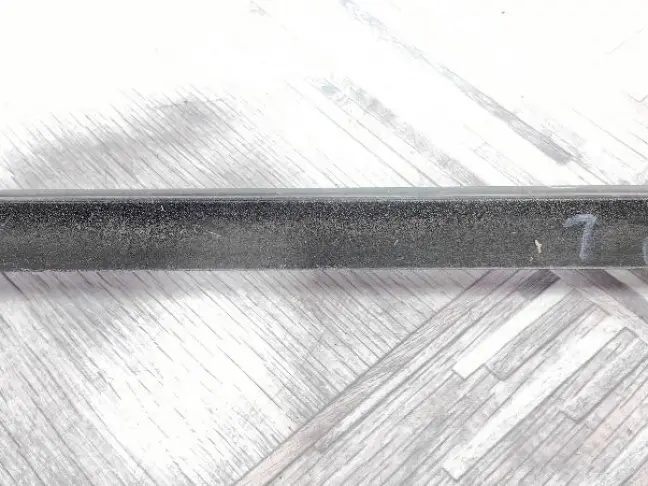 Молдинг стекла передний левый Sport 2 L494