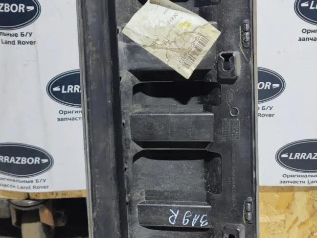 Молдинг задний правый Range Rover Sport2 L494