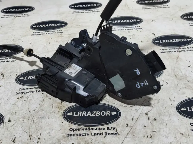 Замок передний правый Range Rover Sport2 L494