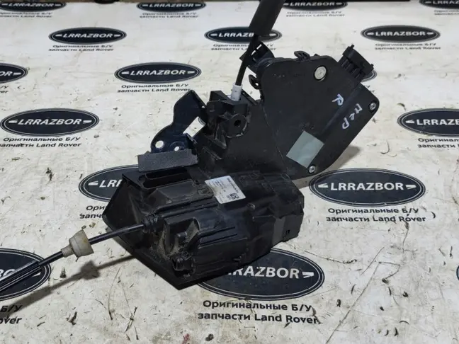 Замок передний правый Range Rover Sport2 L494