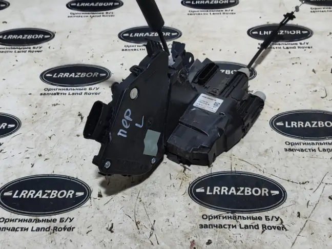 Замок передний левый Range Rover Sport 2 L494