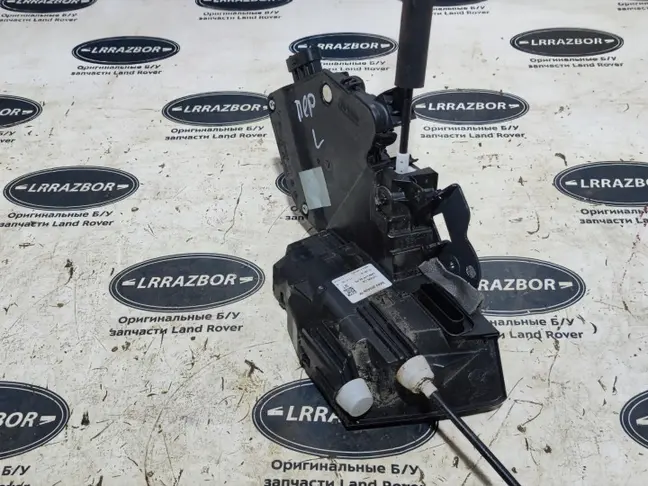 Замок передний левый Range Rover Sport 2 L494