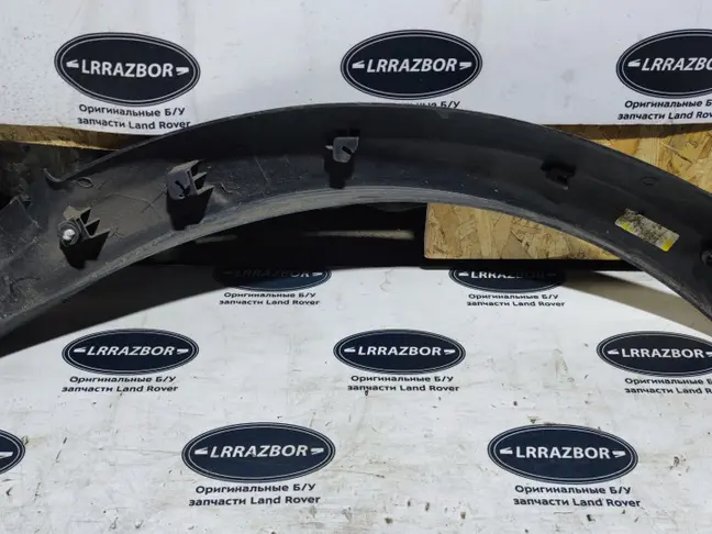 Молдинг крыла правого Range Rover Sport 2 L494