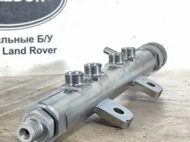 Рампа топливная левая Range Rover Sport 2 306DT