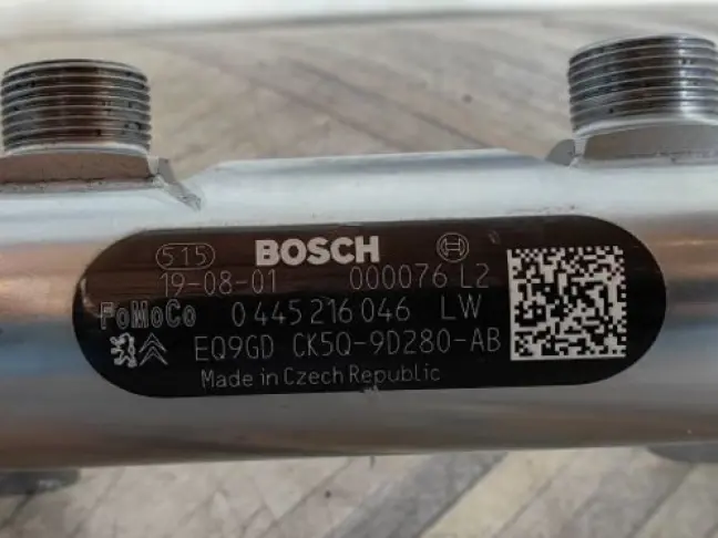 Рампа топливная левая Range Rover Sport 2 306DT