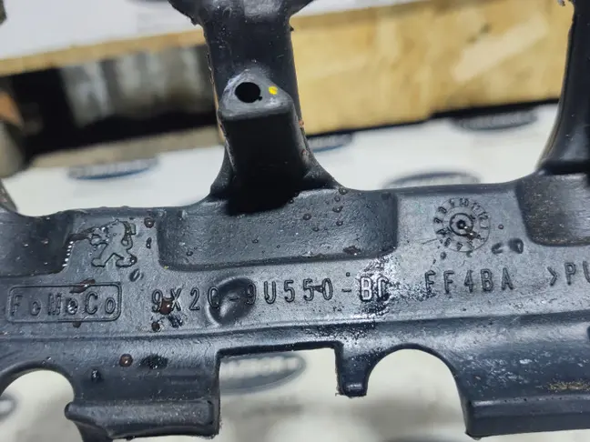 Пыльник форсунок правый Range Rover Sport 2 306DT