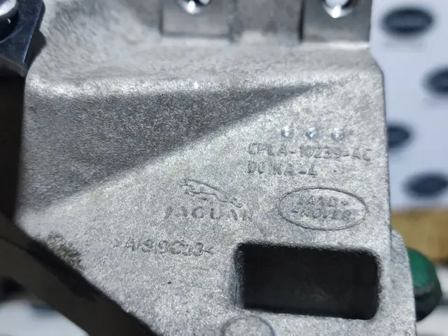 Кронштейн генератора Range Rover Sport 2 306DT