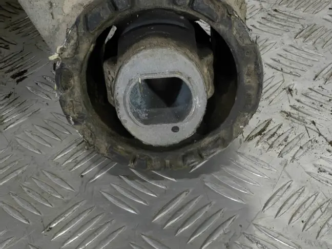 Подрамник задний Range Rover Sport 2 L494