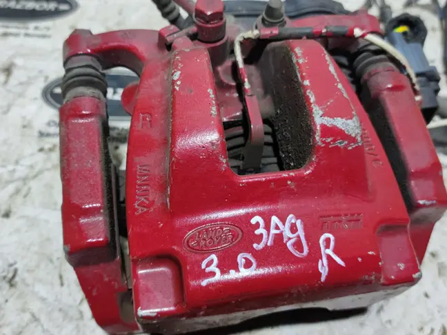 Суппорт задний правый Range Rover L494 306DT 3.0