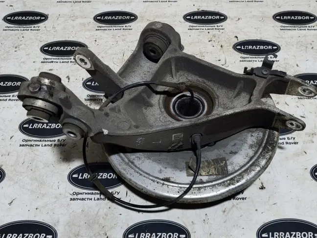 Кулак задний левый Range Rover Sport 2 L494
