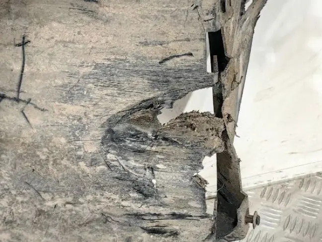 Подкрылок передний левый Range Rover L322 05-12