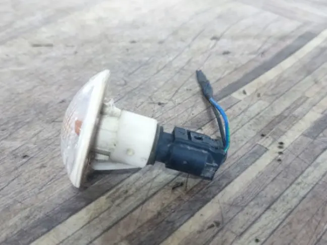 Поворотник в крыло Range Rover 3 L322