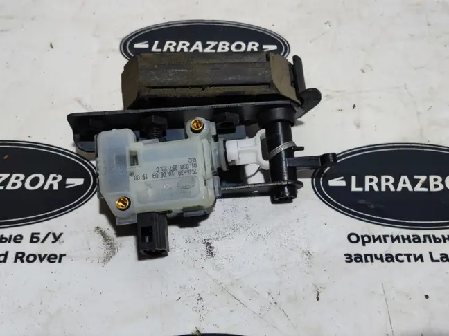 Замок откидного борта левый Range Rover L322 02-12