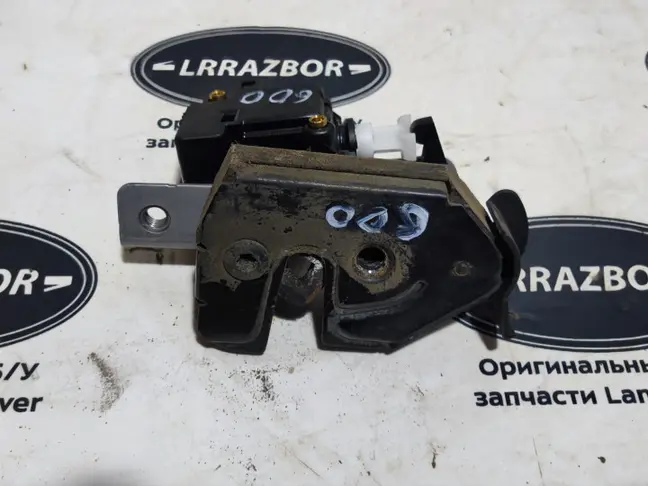 Замок откидного борта правый Rang Rover L322 02-12