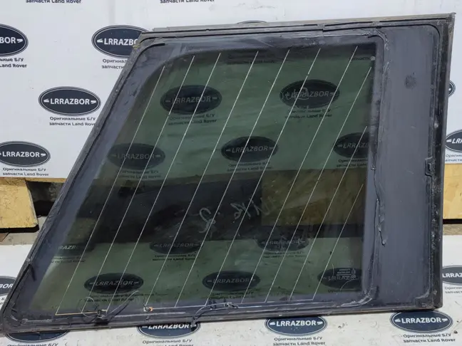 Стекло кузовное глухое левое Range Rover L322
