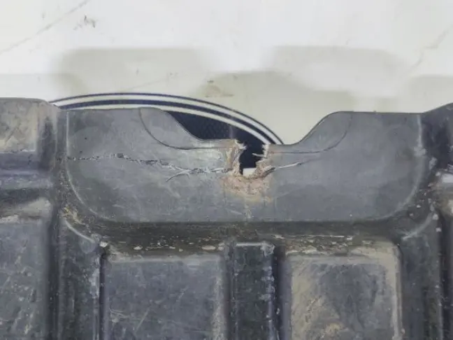 Защита пыльник радиатора Range Rover L322 02-12