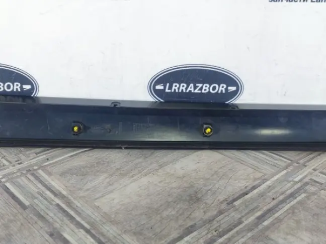 Молдинг стойки левый Range Rover L322 02-12