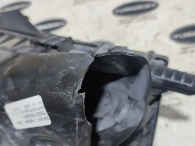 Корпус воздушного фильтра левый Range Rover L322