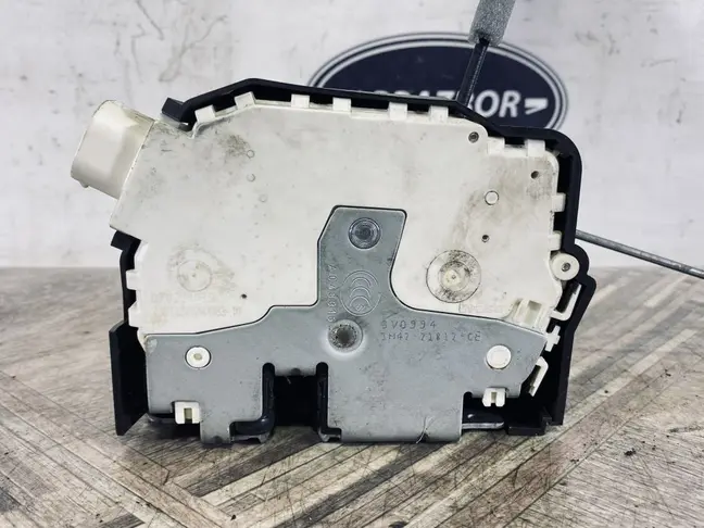 Замок двери передний правый Range Rover 3 L322