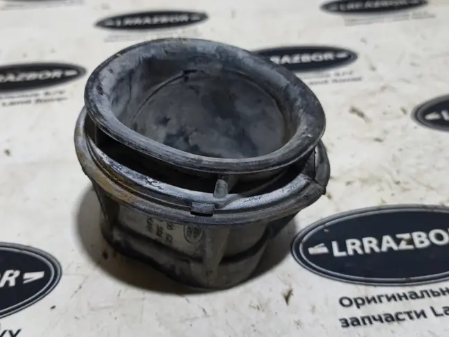 Патрубок левый Land Rover Range Rover 3 L322 4.4