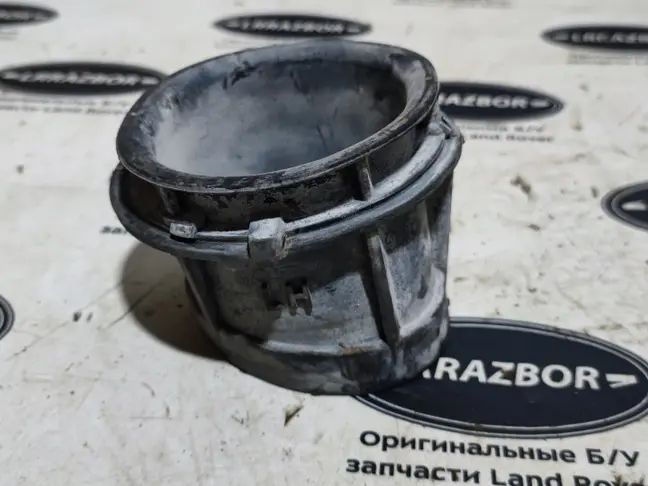 Патрубок левый Land Rover Range Rover 3 L322 4.4