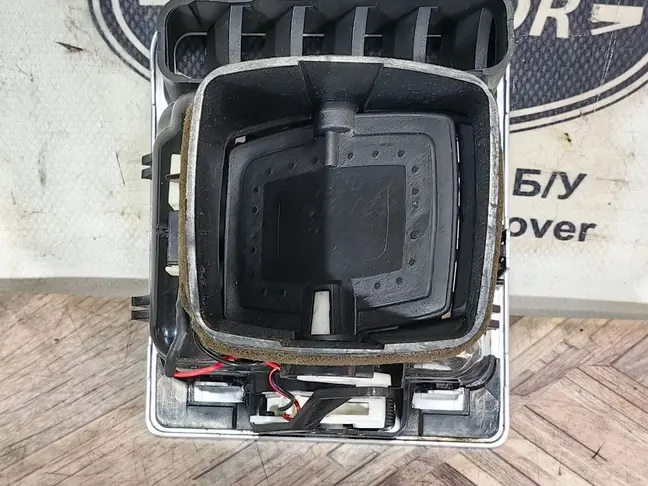 Дефлектор правый Land Rover Range Rover L322