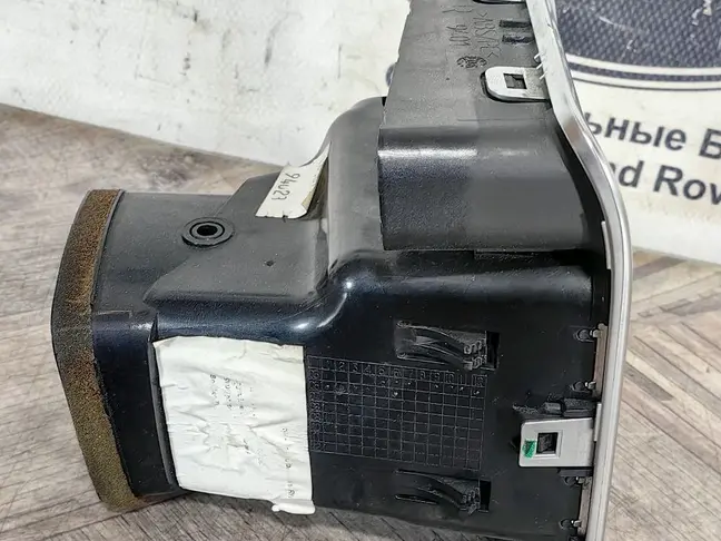 Дефлектор правый Land Rover Range Rover L322