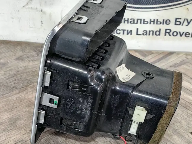 Дефлектор правый Land Rover Range Rover L322