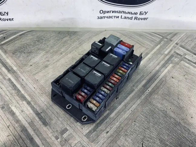 Блок предохранителей под капот Range Rover L322