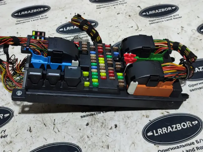 Блок предохранителей салонный Range Rover L322 4.4