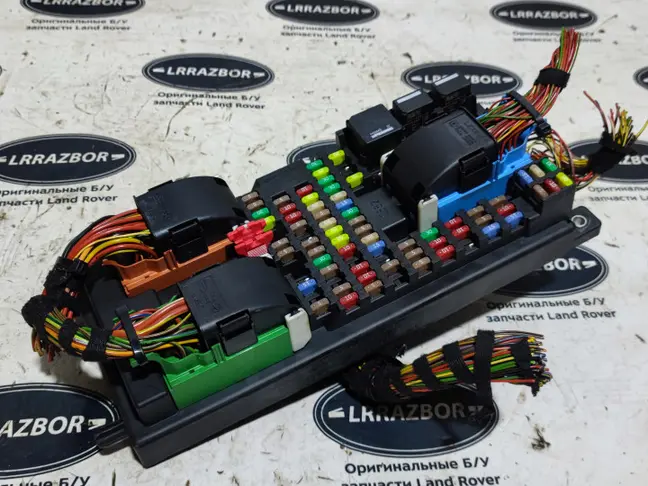 Блок предохранителей салонный Range Rover L322 4.4