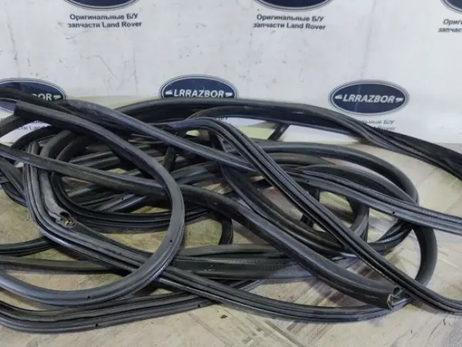 Уплотнитель двери Range Rover 3 L322 2002-2012