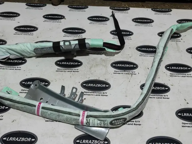 Шторка безопасности правая Range Rover L322 09-12