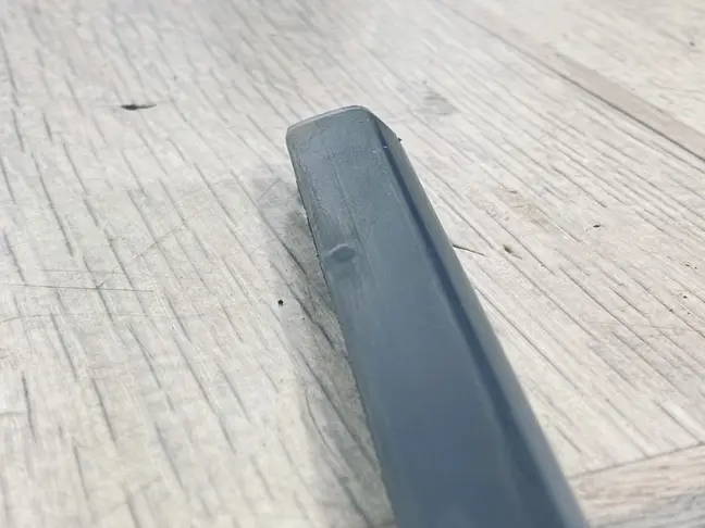 Молдинг стекла заднего левого Range Rover L322