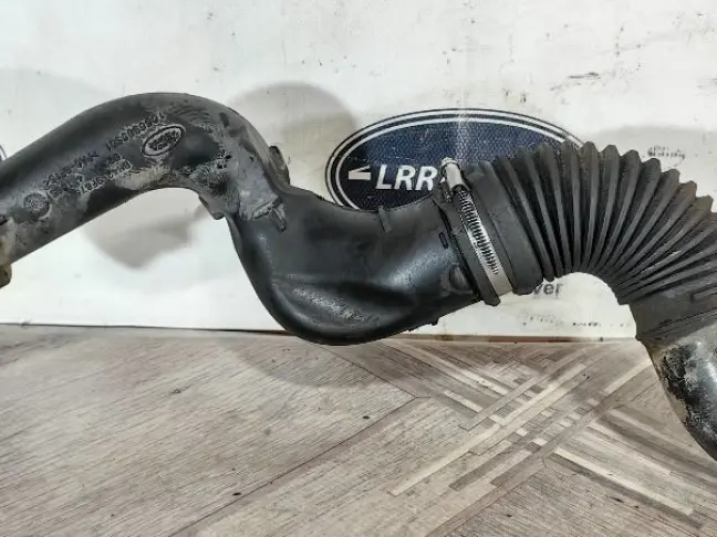 Патрубок воздушный левый Range Rover L322 448DT