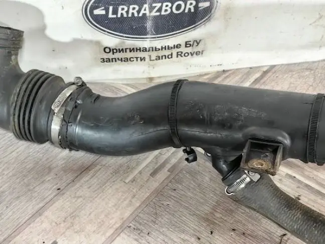 Патрубок воздушный левый Range Rover L322 448DT