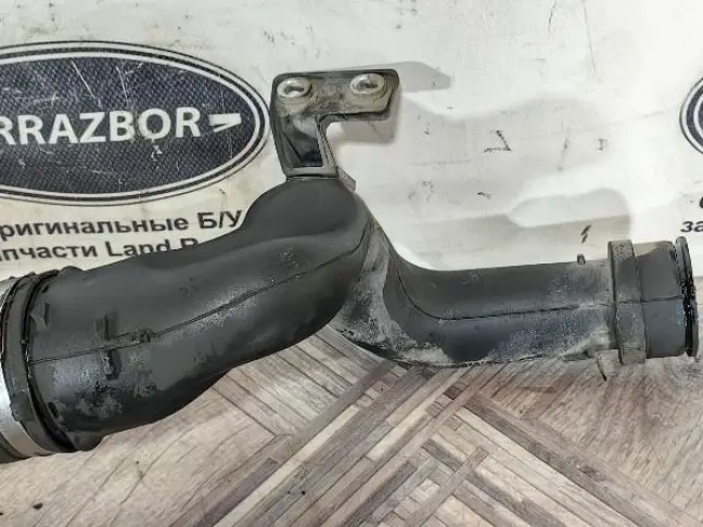 Патрубок воздушный левый Range Rover L322 448DT