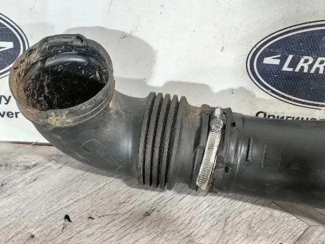 Патрубок воздушный левый Range Rover L322 448DT
