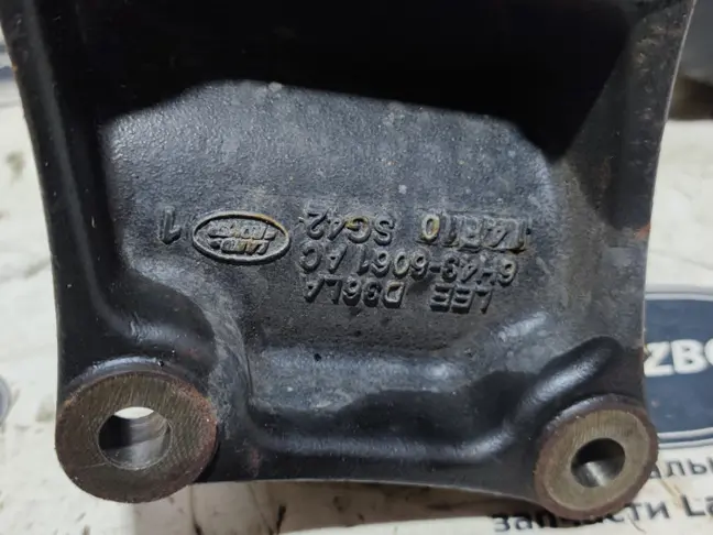 Кронштейн ДВС левый Range Rover 3 L322 4.4 448DT