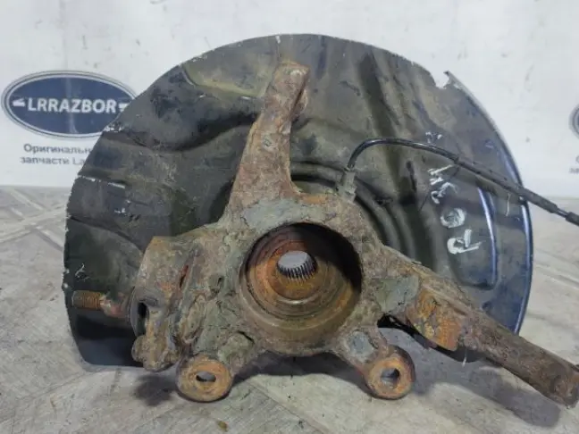 Кулак передний правый Range Rover 3 L322 09-12
