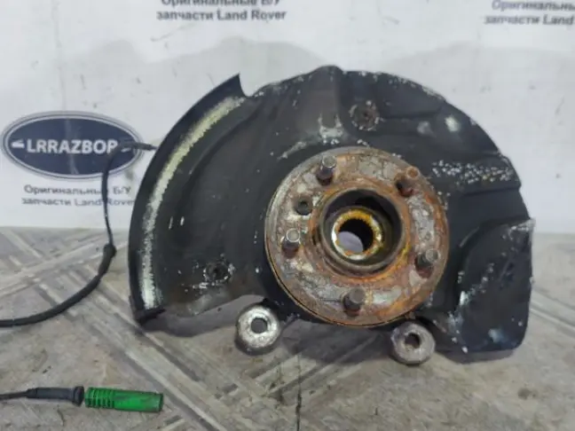 Кулак передний правый Range Rover 3 L322 09-12