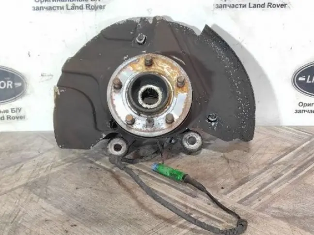 Кулак передний левый Range Rover 3 L322 09-12