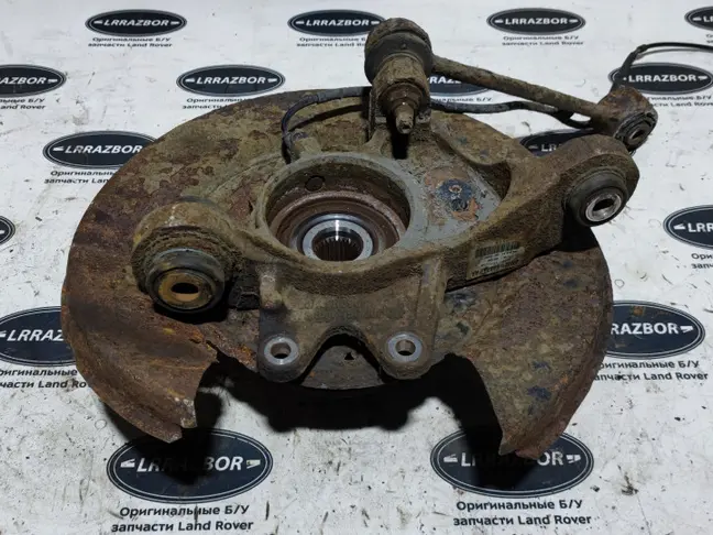 Кулак задний правый Range Rover 3 L322 09-12
