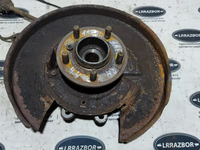 Кулак задний правый Range Rover 3 L322 09-12